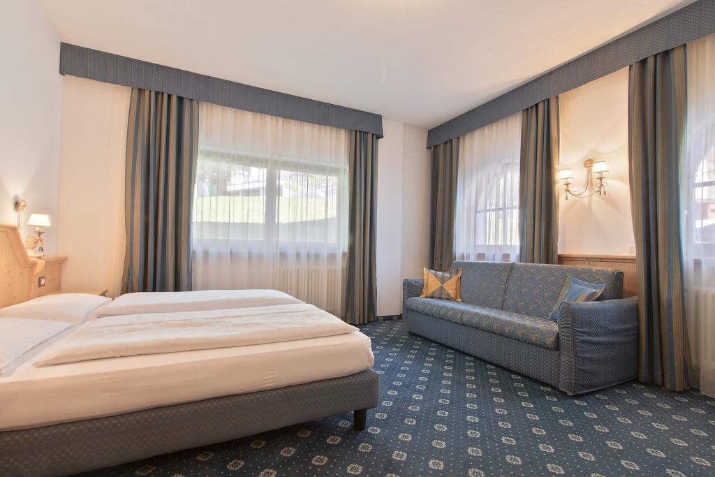 Garni La Dorada Aparthotel Colfosco Ngoại thất bức ảnh
