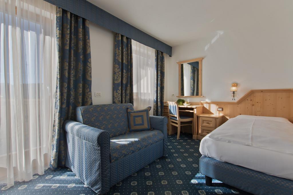 Garni La Dorada Aparthotel Colfosco Ngoại thất bức ảnh