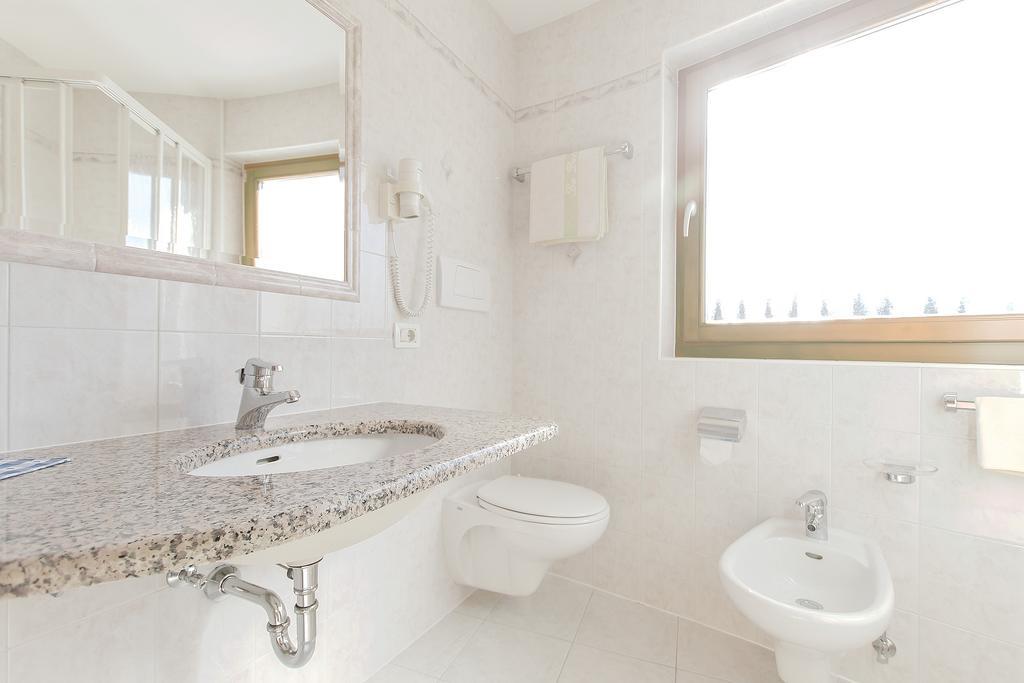 Garni La Dorada Aparthotel Colfosco Ngoại thất bức ảnh