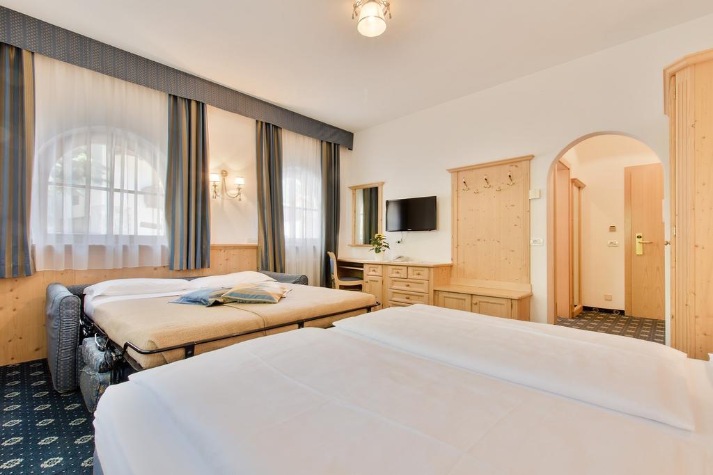 Garni La Dorada Aparthotel Colfosco Ngoại thất bức ảnh