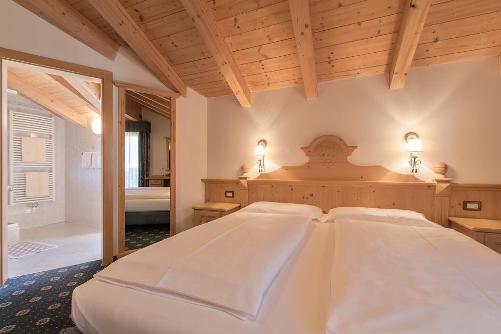 Garni La Dorada Aparthotel Colfosco Ngoại thất bức ảnh