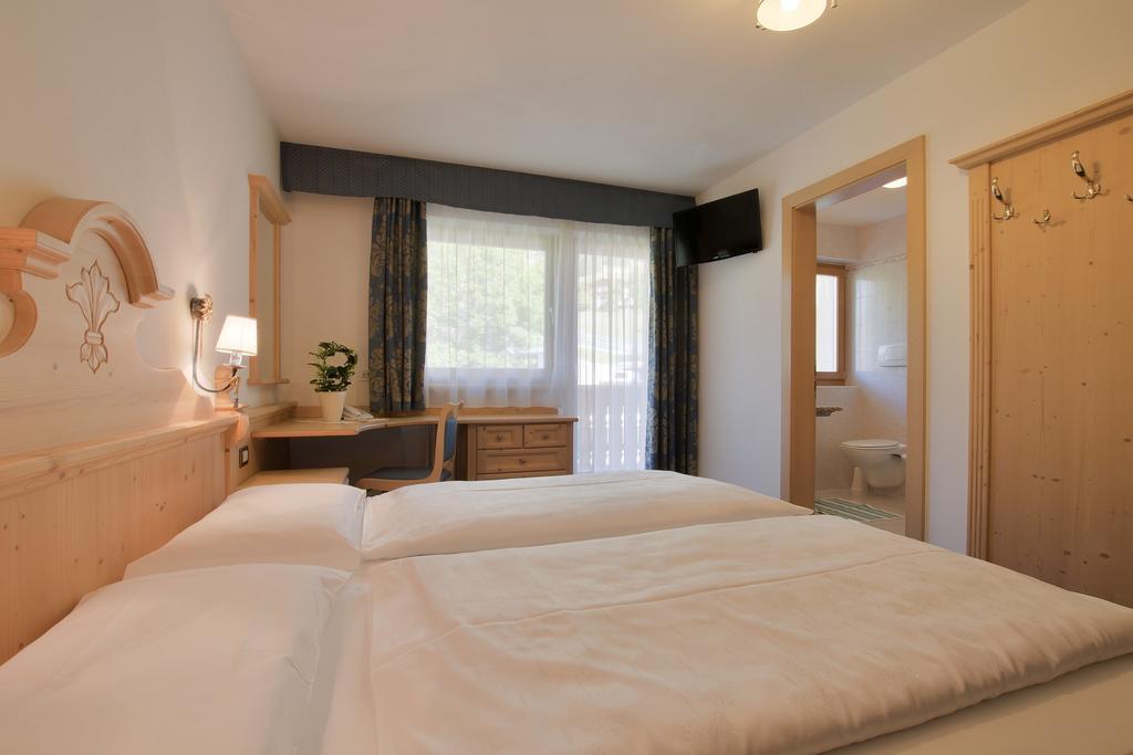 Garni La Dorada Aparthotel Colfosco Ngoại thất bức ảnh
