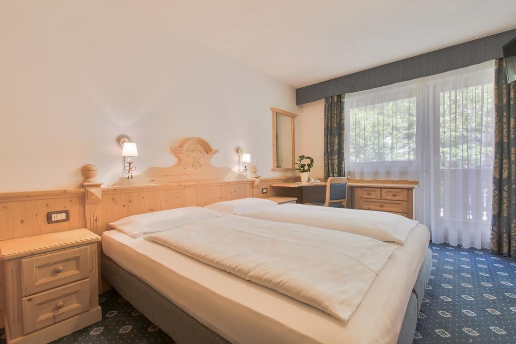 Garni La Dorada Aparthotel Colfosco Ngoại thất bức ảnh