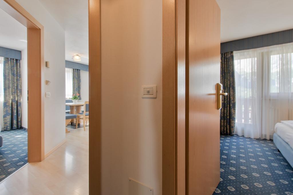 Garni La Dorada Aparthotel Colfosco Ngoại thất bức ảnh