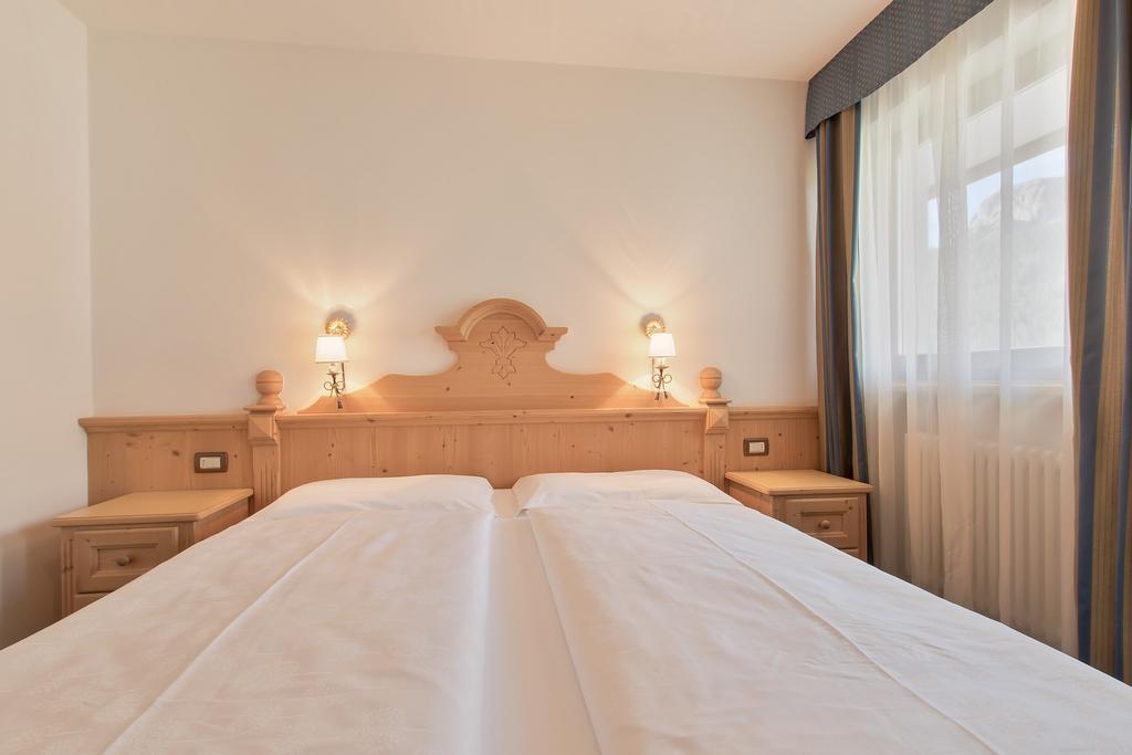 Garni La Dorada Aparthotel Colfosco Ngoại thất bức ảnh