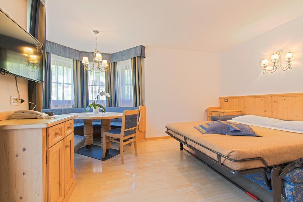 Garni La Dorada Aparthotel Colfosco Ngoại thất bức ảnh
