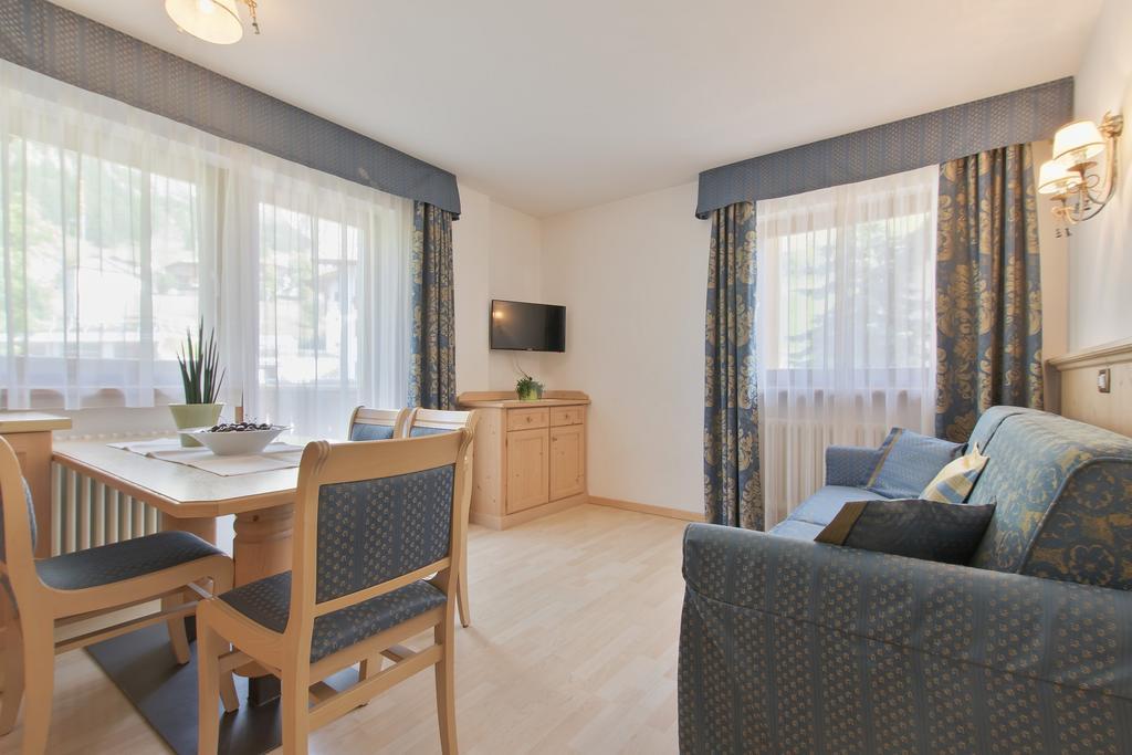Garni La Dorada Aparthotel Colfosco Ngoại thất bức ảnh