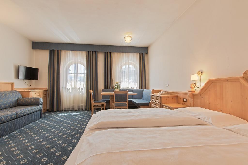 Garni La Dorada Aparthotel Colfosco Ngoại thất bức ảnh