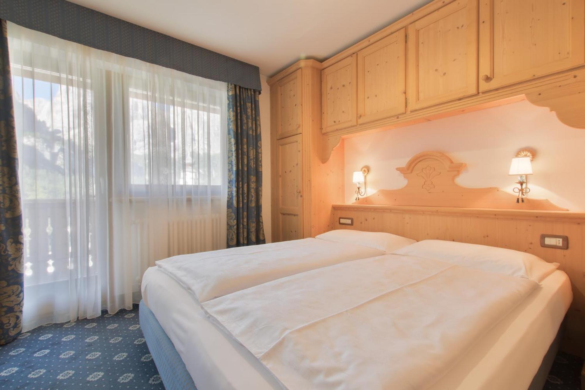 Garni La Dorada Aparthotel Colfosco Ngoại thất bức ảnh